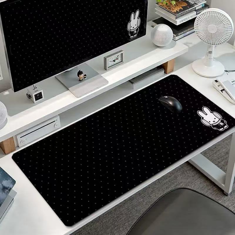 Office Furniture Brands - Urocza duża podkładka pod mysz z